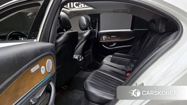 Mercedes-Benz E-Class W213 2018 Белый из Кореи, фото 3