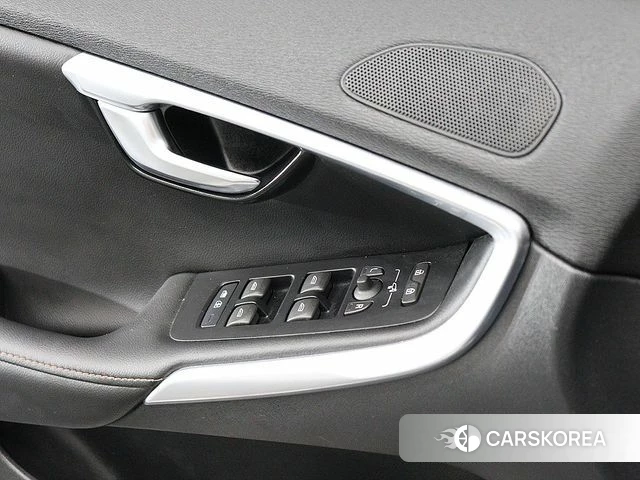 Volvo V40 Cross-Country 2019 Белый из Кореи, фото 3