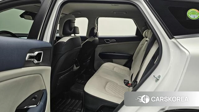 Kia Sportage 5th Generation Hybrid 2024 Белый из Кореи, фото 3