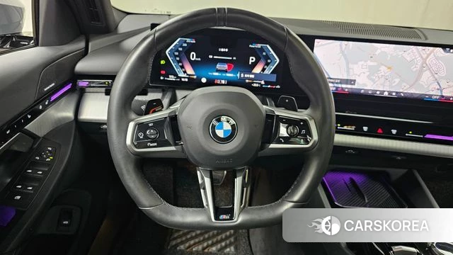 BMW 5 Series (G60) 2024 Светло-серебряный цвет из Кореи, фото 3