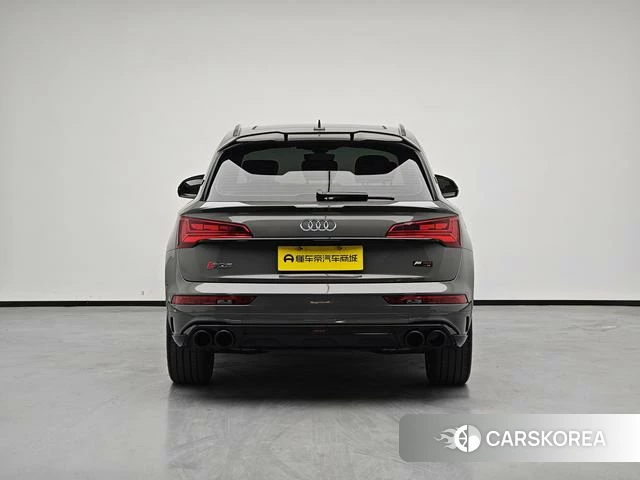 Audi SQ5 2024 Темно-серый из Китая, фото 3