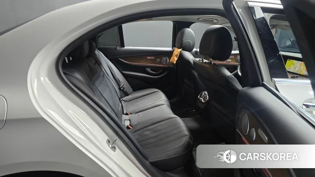 Mercedes-Benz E-Class W213 2020 Белый из Кореи, фото 3