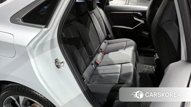 Audi A3 (8Y) 2023 Белый из Кореи, фото 3