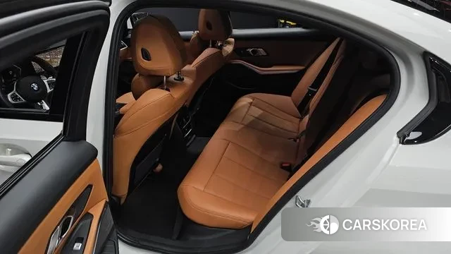 BMW 3 Series (G20) 2023 Белый из Кореи, фото 3