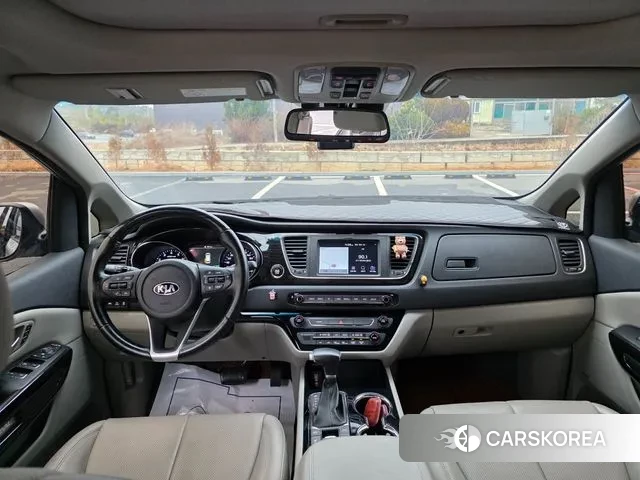 Kia The New Carnival 2019 Серебряный из Кореи, фото 3