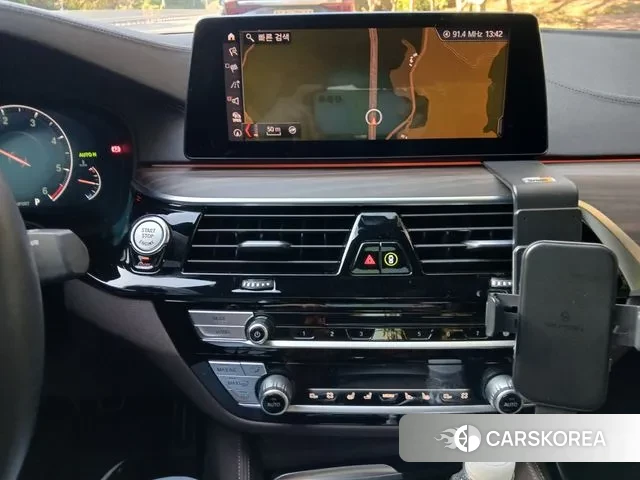 BMW 5 Series (G30) 2019 Серый из Кореи, фото 3