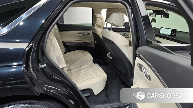 Genesis GV70 2022 Черный из Кореи, фото 3