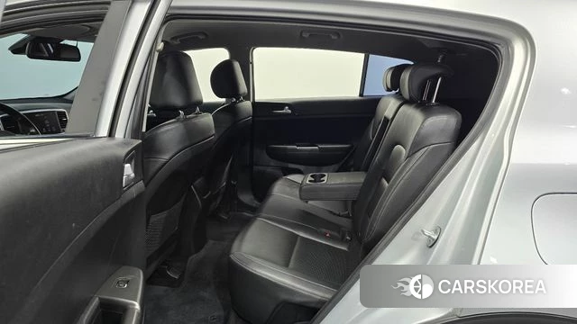 Kia Sportage The Bold 2021 Серебряный из Кореи, фото 3