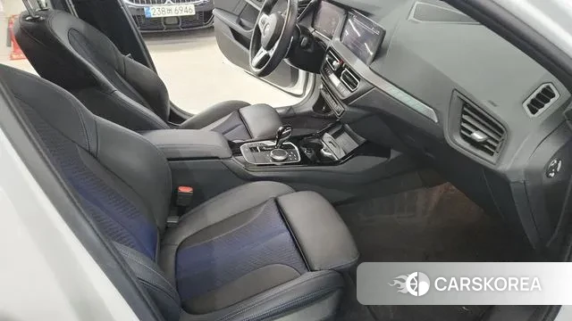 BMW 1 Series (F40) 2023 Белый из Кореи, фото 3