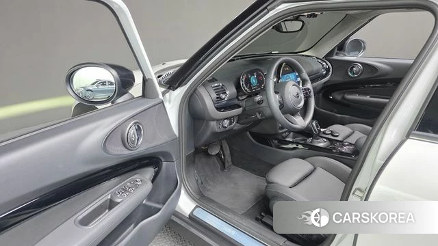 Mini Cooper Clubman 2023 Белый из Кореи, фото 3
