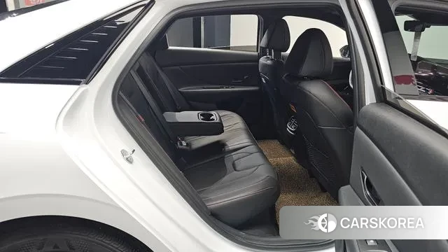 Hyundai The New Avante Hybrid (CN7) 2023 Белый из Кореи, фото 3