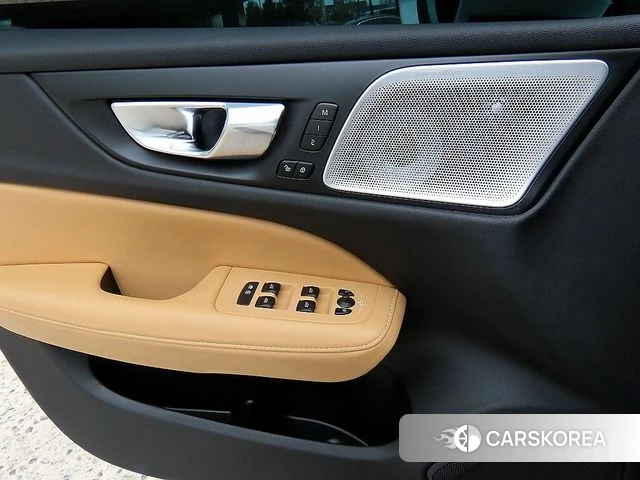 Volvo V60 Cross-Country 2nd Generation 2020 Белый из Кореи, фото 3