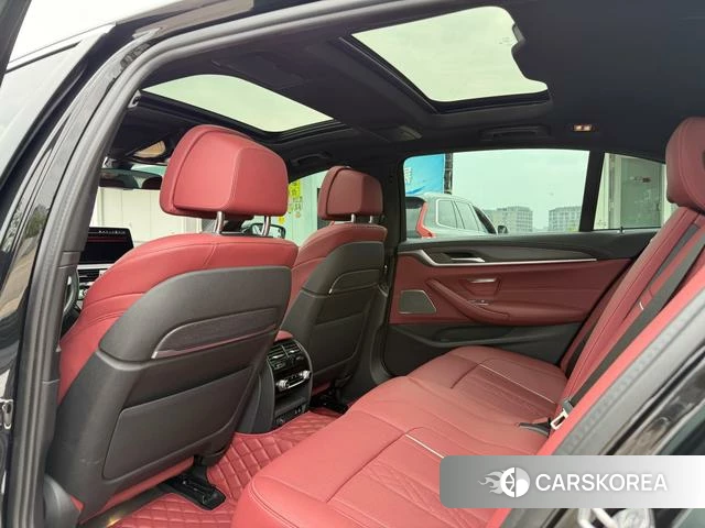 BMW 5 series 2021 Черный из Китая, фото 3