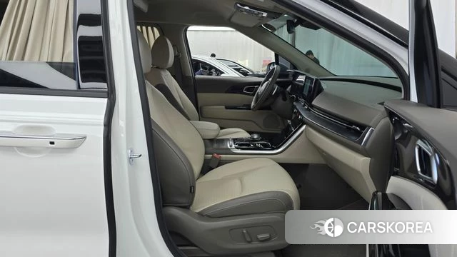 Kia Carnival 4th generation 2023 Белый из Кореи, фото 3