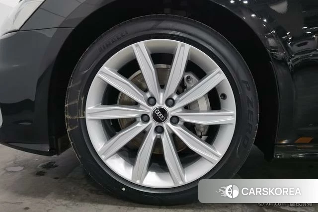 Audi A6L 2023 Черный из Китая, фото 3