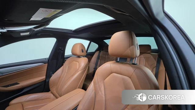 BMW 5 Series (G30) 2018 Светло-серебряный цвет из Кореи, фото 3