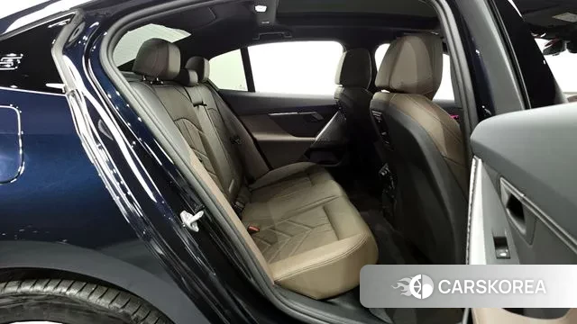 BMW 5 Series (G60) 2024 Черный из Кореи, фото 3