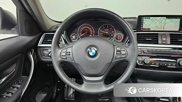 BMW 3 Series (F30) 2018 Белый из Кореи, фото 3