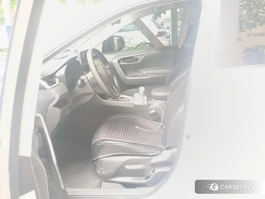 Toyota RAV4 2024 Белый из Китая, фото 3