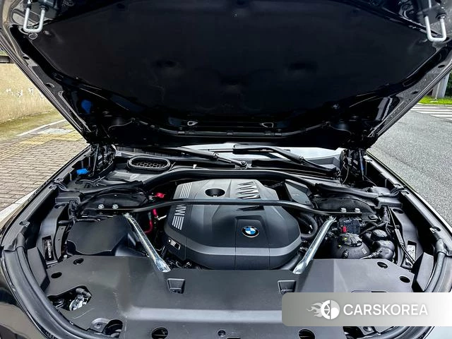 BMW 7 series 2023 Черный из Китая, фото 3