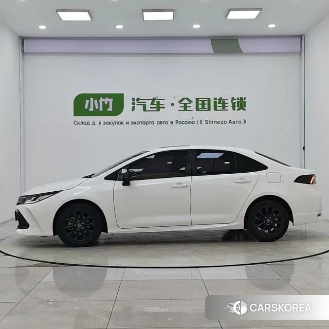 Toyota Corolla 2022 Белый из Китая, фото 3