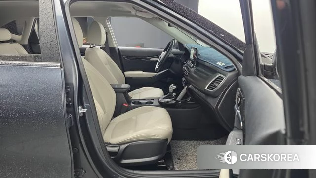 Kia Seltos 2022 Серый из Кореи, фото 3