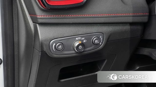 Chevrolet (GM Daewoo) The New Trail Blazer 2024 Белый из Кореи, фото 3