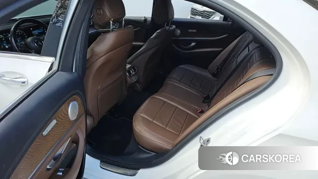 Mercedes-Benz E-Class W213 2021 Белый из Кореи, фото 3