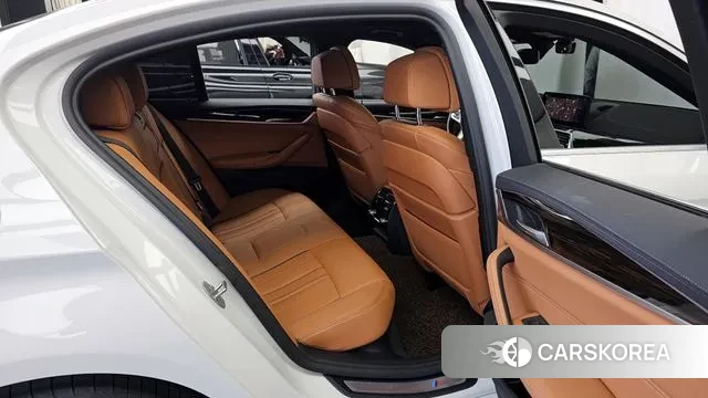 BMW 5 Series (G30) 2021 Белый из Кореи, фото 3