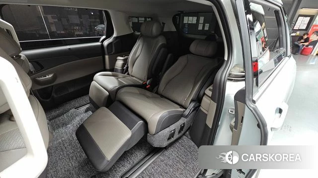 Kia The New Carnival 4th Generation 2024 Серебристо-серый из Кореи, фото 3