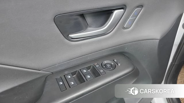 Hyundai Kona Hybrid (SX2) 2023 Белый из Кореи, фото 3