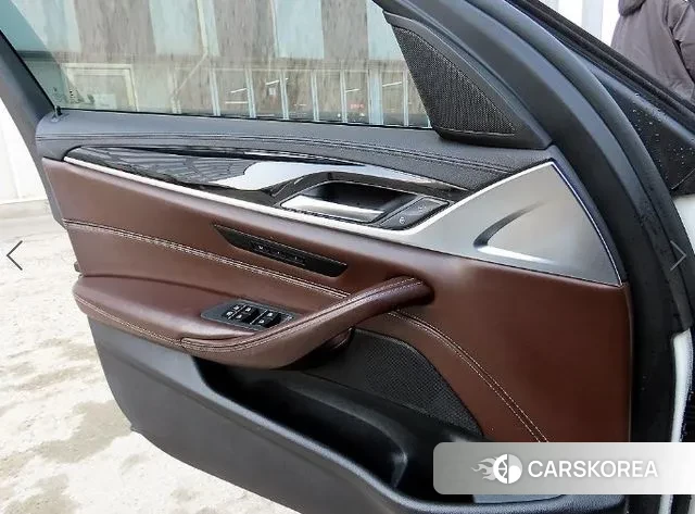 BMW 5 Series (G30) 2018 Белый из Кореи, фото 3