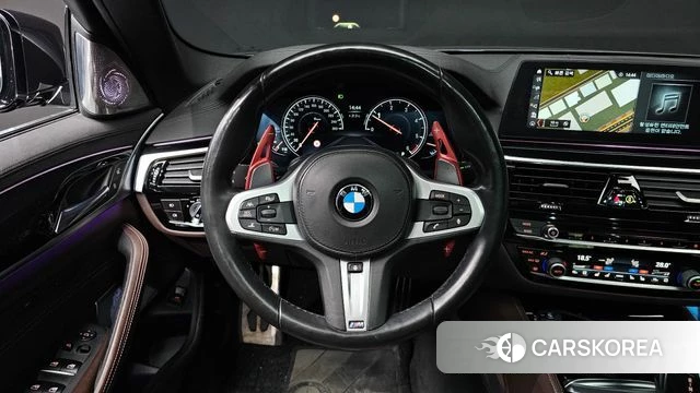 BMW 5 Series (G30) 2018 Черный из Кореи, фото 3