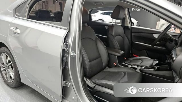 Kia The New K3 2nd generation 2021 Серый из Кореи, фото 3