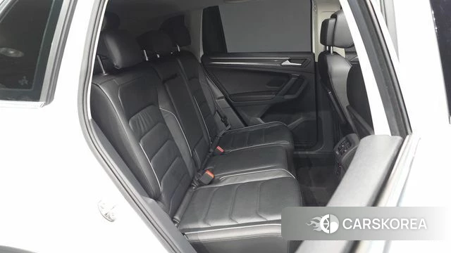 Volkswagen Tiguan second Generation 2019 Белый из Кореи, фото 3