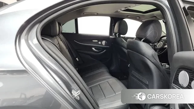 Mercedes-Benz E-Class W213 2018 Серый из Кореи, фото 3