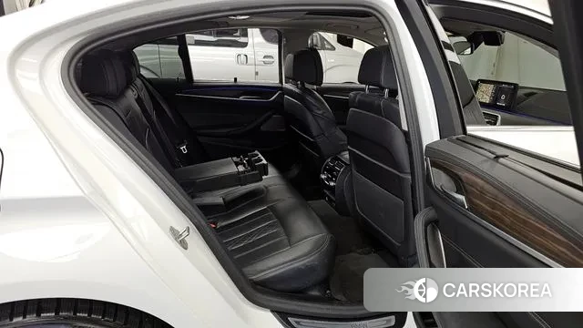 BMW 5 Series (G30) 2023 Белый из Кореи, фото 3