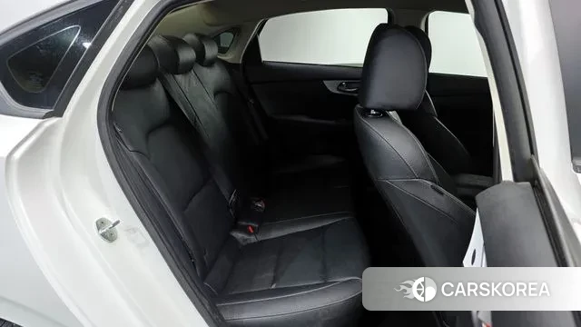 Kia The New K3 2nd generation 2021 Белый из Кореи, фото 3