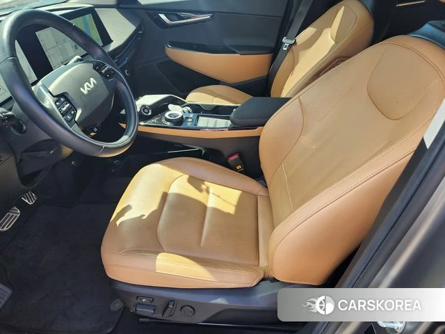 Kia EV6 2022 Серебристо-серый из Кореи, фото 3