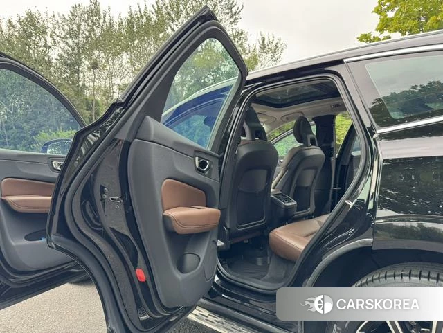 Volvo XC60 2018 Черный из Китая, фото 3
