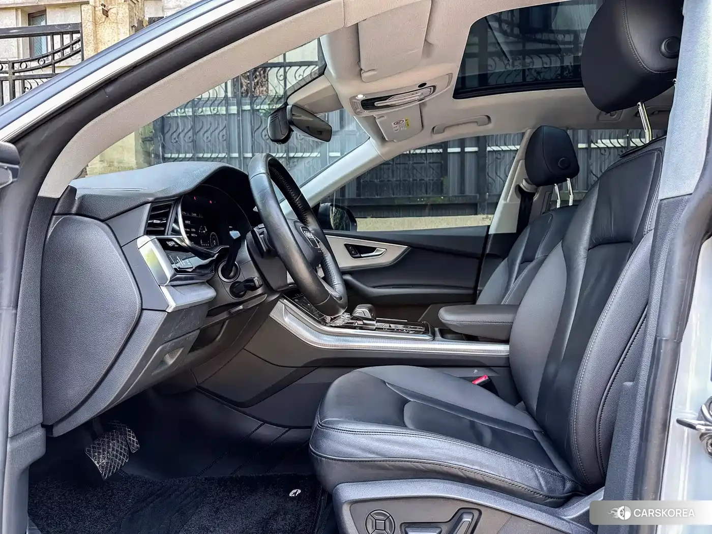 Audi Q8 2020 Черный из Китая, фото 3