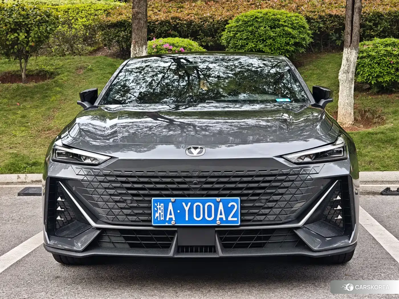 Chang'an UNI-V 2023 Silver/gray из Китая, фото 4