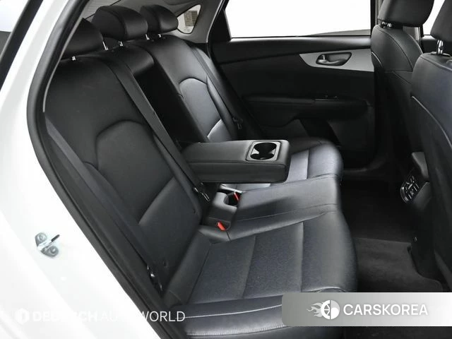 Kia The New K3 2nd generation 2024 Белый из Кореи, фото 3