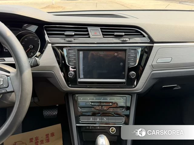 Volkswagen Touran L 2021 Белый из Китая, фото 3