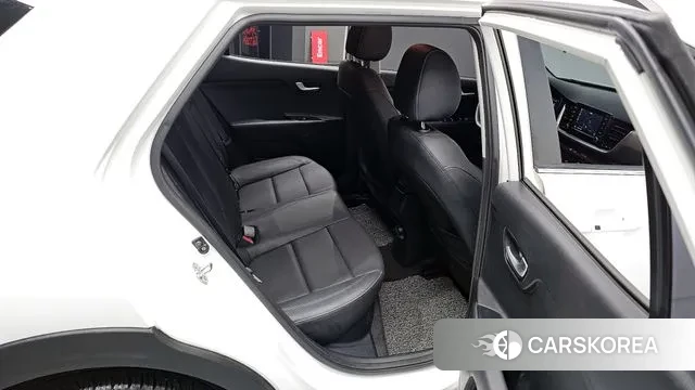 Kia Stonic 2018 Белый из Кореи, фото 3