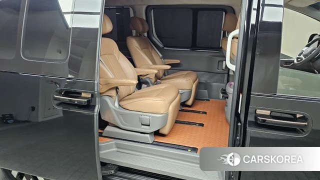 Hyundai Staria 2024 Черный из Кореи, фото 3