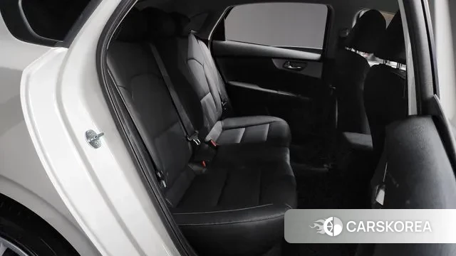 Kia The New K3 2nd generation 2021 Белый из Кореи, фото 3