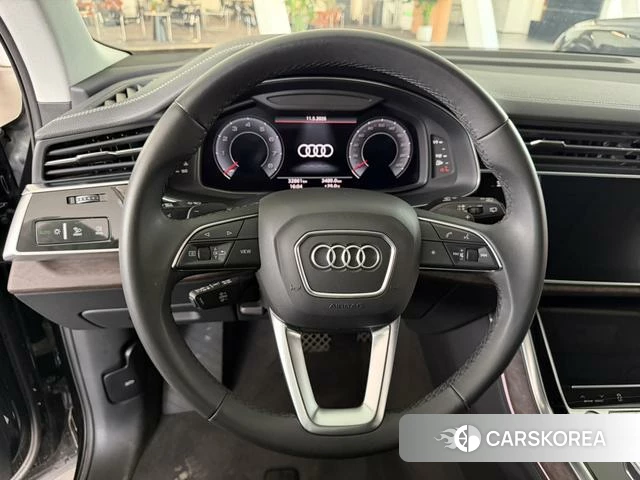 Audi Q7 2023 Черный из Китая, фото 3