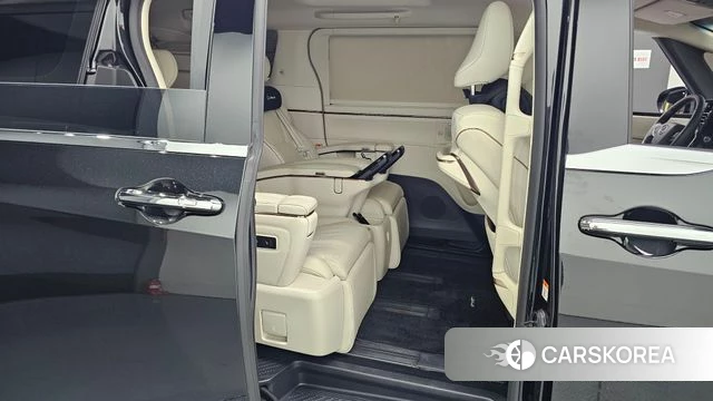 Lexus LM Second Generation 2024 Черный из Кореи, фото 3