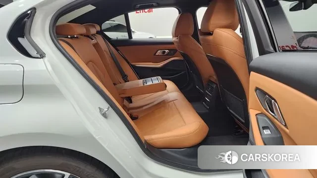 BMW 3 Series (G20) 2023 Белый из Кореи, фото 3